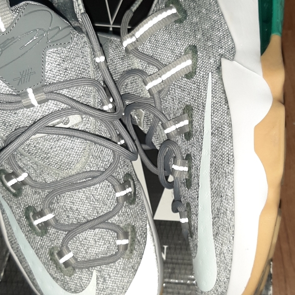 LEBRON'S 13 LOW stealth - Picture 4 of 6